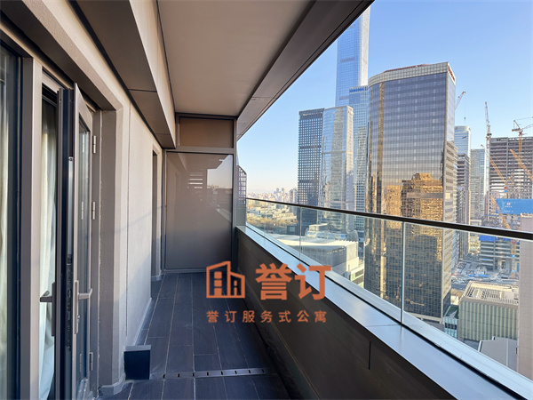 北京国贸公寓出租渠道国贸公寓 |AI赋能国贸公寓，解锁未来理想生活  在钢筋水泥的都市丛林中，寻找一处既能触摸城市脉搏，又能安放身心灵的居所，是当代精英对理想生活的终极追求。国
